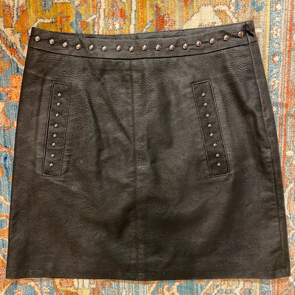 BP, Mini Skirt